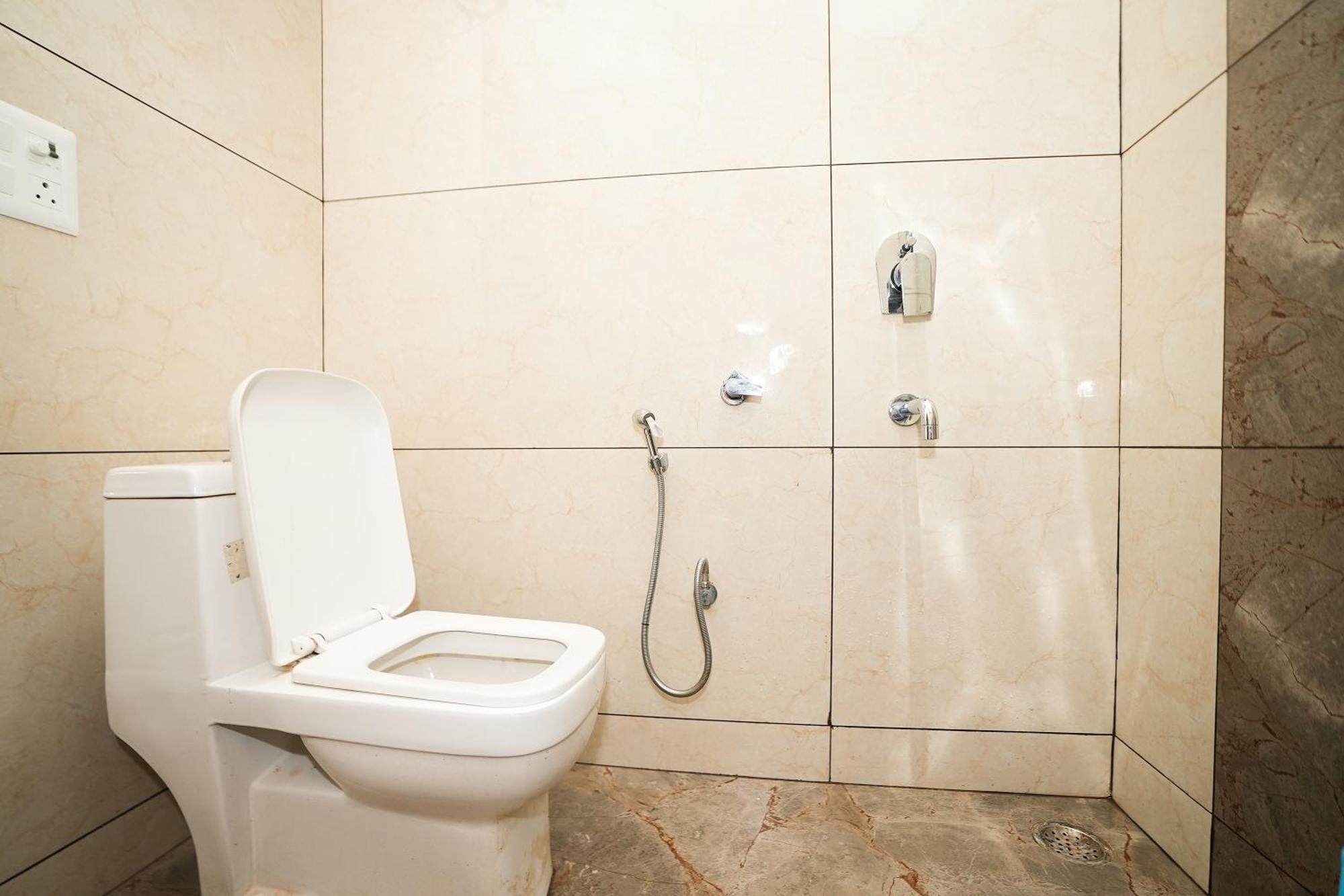 Tanvi Premium Residency Near Artemis Hospital, Gurugram Hotel Gurgaon Exterior photo