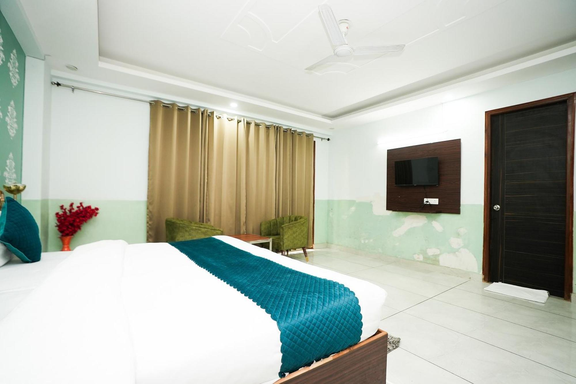 Tanvi Premium Residency Near Artemis Hospital, Gurugram Hotel Gurgaon Exterior photo