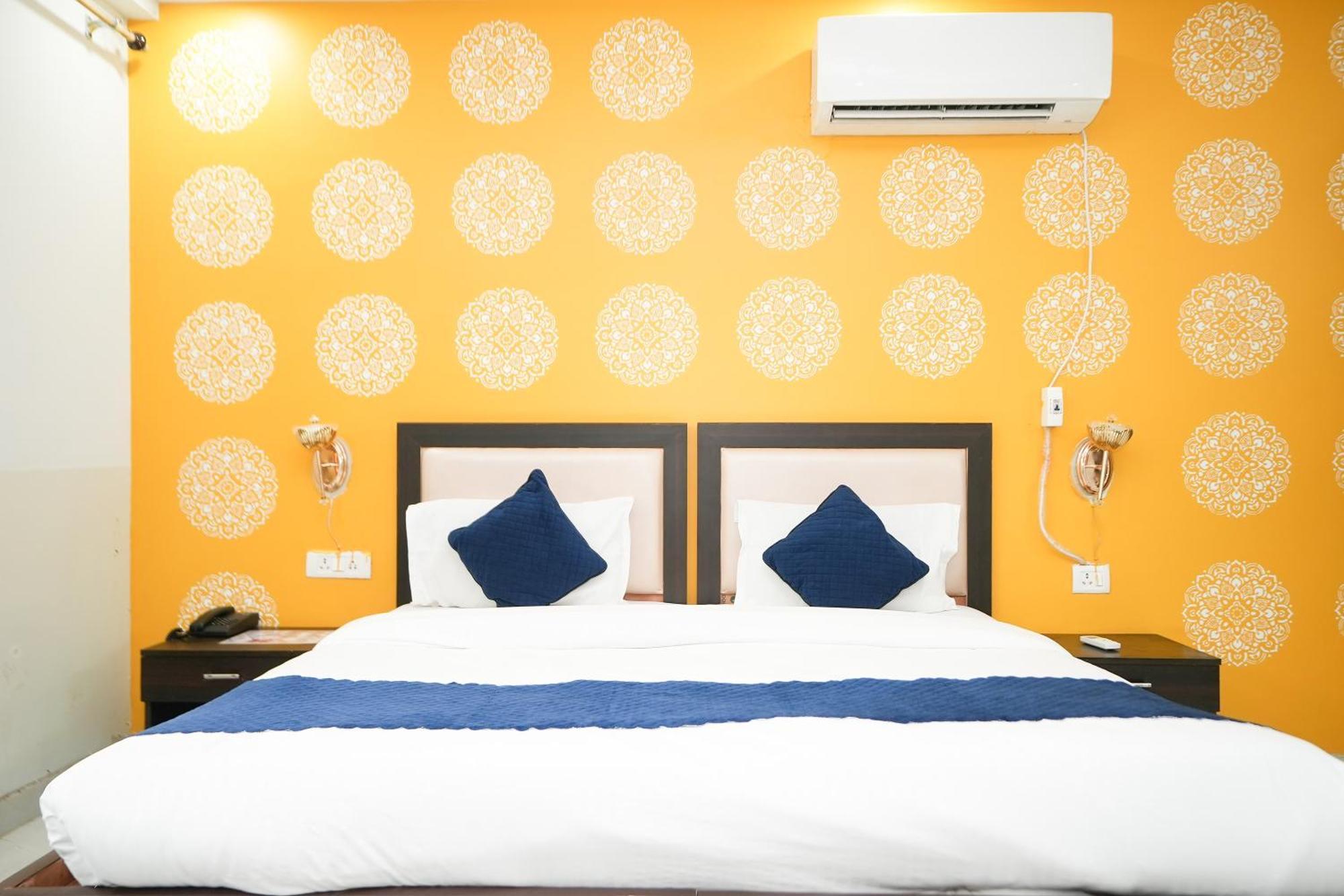 Tanvi Premium Residency Near Artemis Hospital, Gurugram Hotel Gurgaon Exterior photo