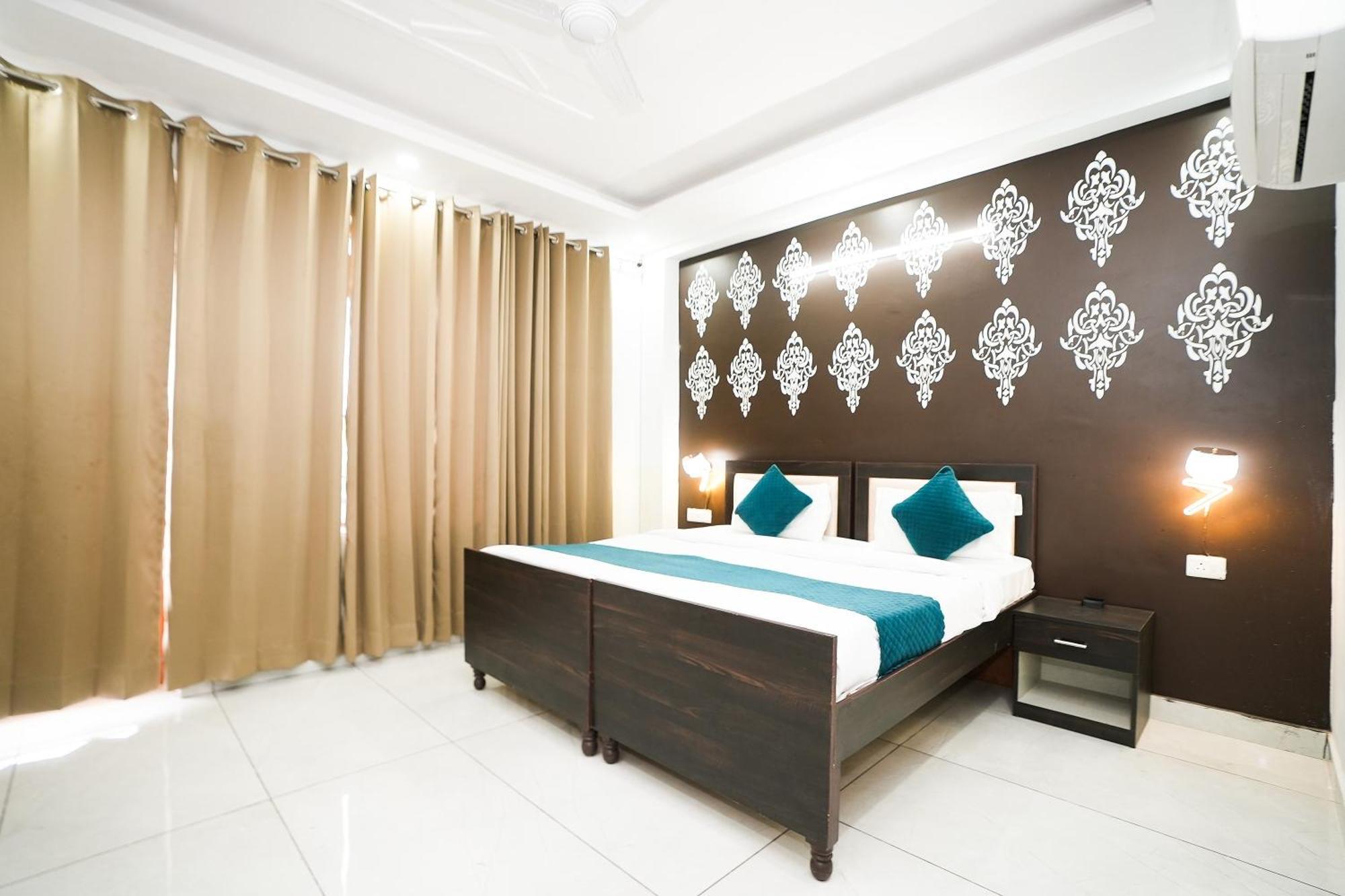 Tanvi Premium Residency Near Artemis Hospital, Gurugram Hotel Gurgaon Exterior photo