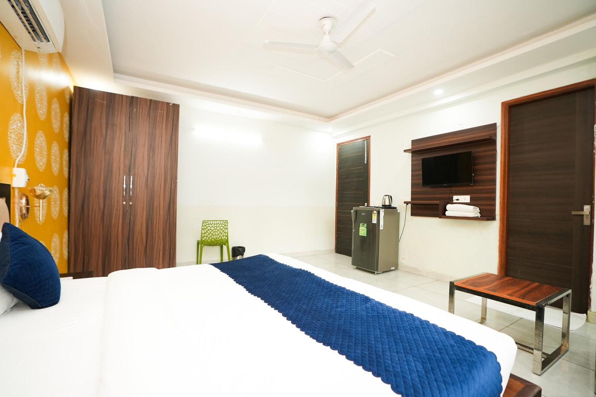 Tanvi Premium Residency Near Artemis Hospital, Gurugram Hotel Gurgaon Exterior photo