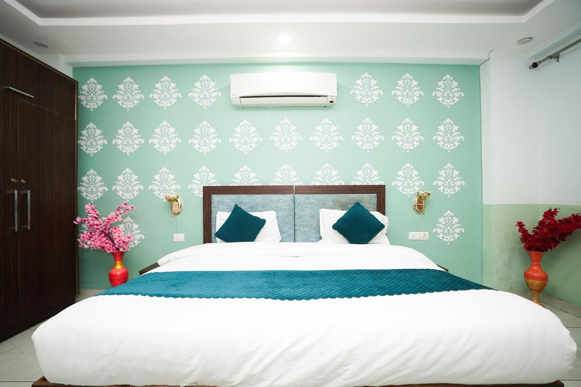 Tanvi Premium Residency Near Artemis Hospital, Gurugram Hotel Gurgaon Exterior photo
