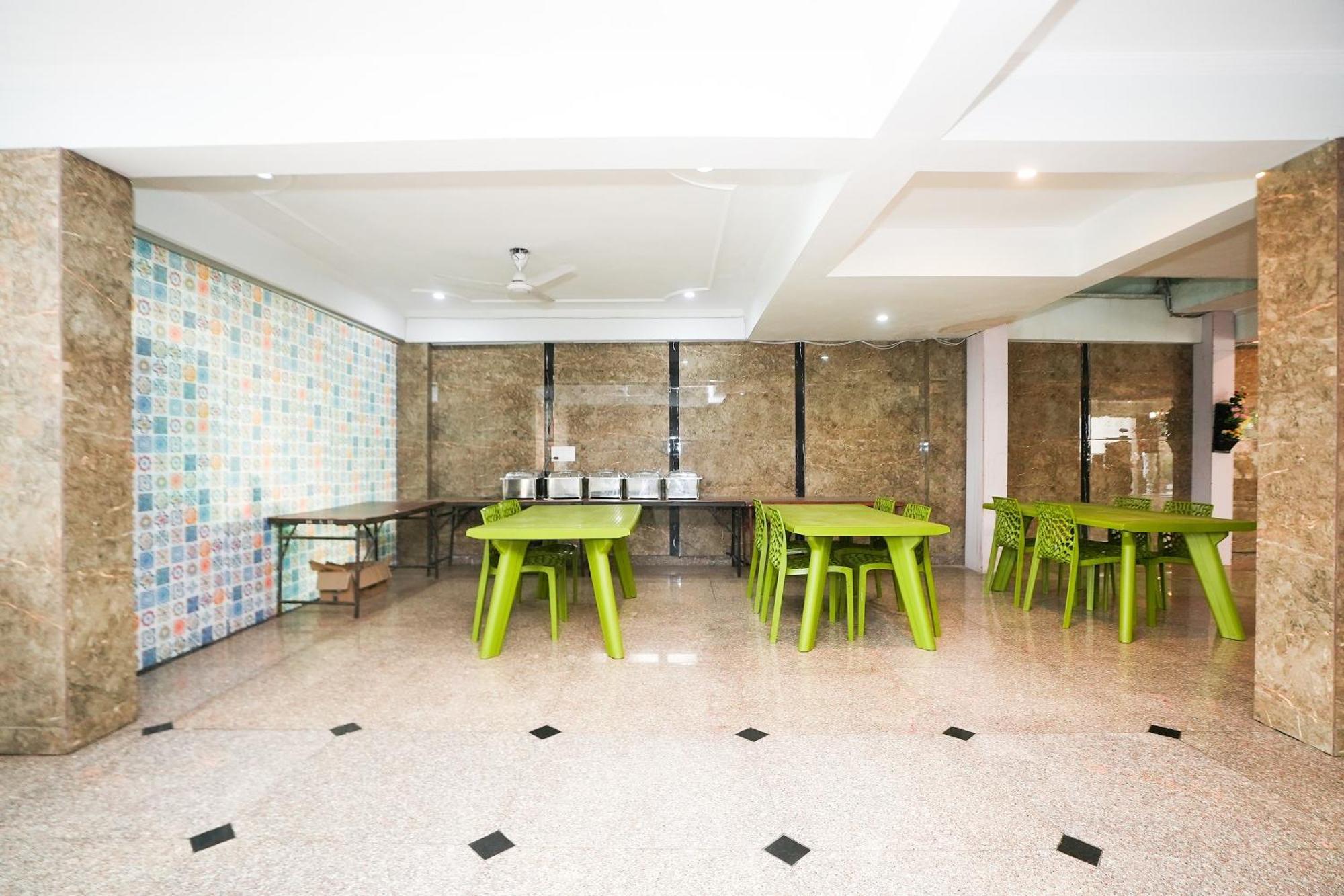 Tanvi Premium Residency Near Artemis Hospital, Gurugram Hotel Gurgaon Exterior photo