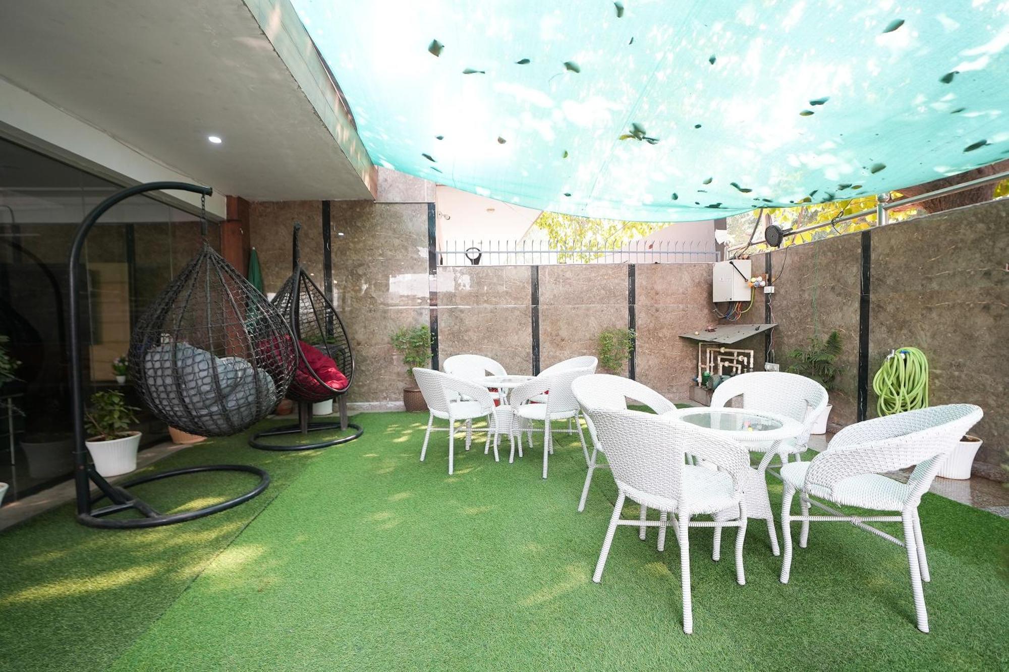 Tanvi Premium Residency Near Artemis Hospital, Gurugram Hotel Gurgaon Exterior photo