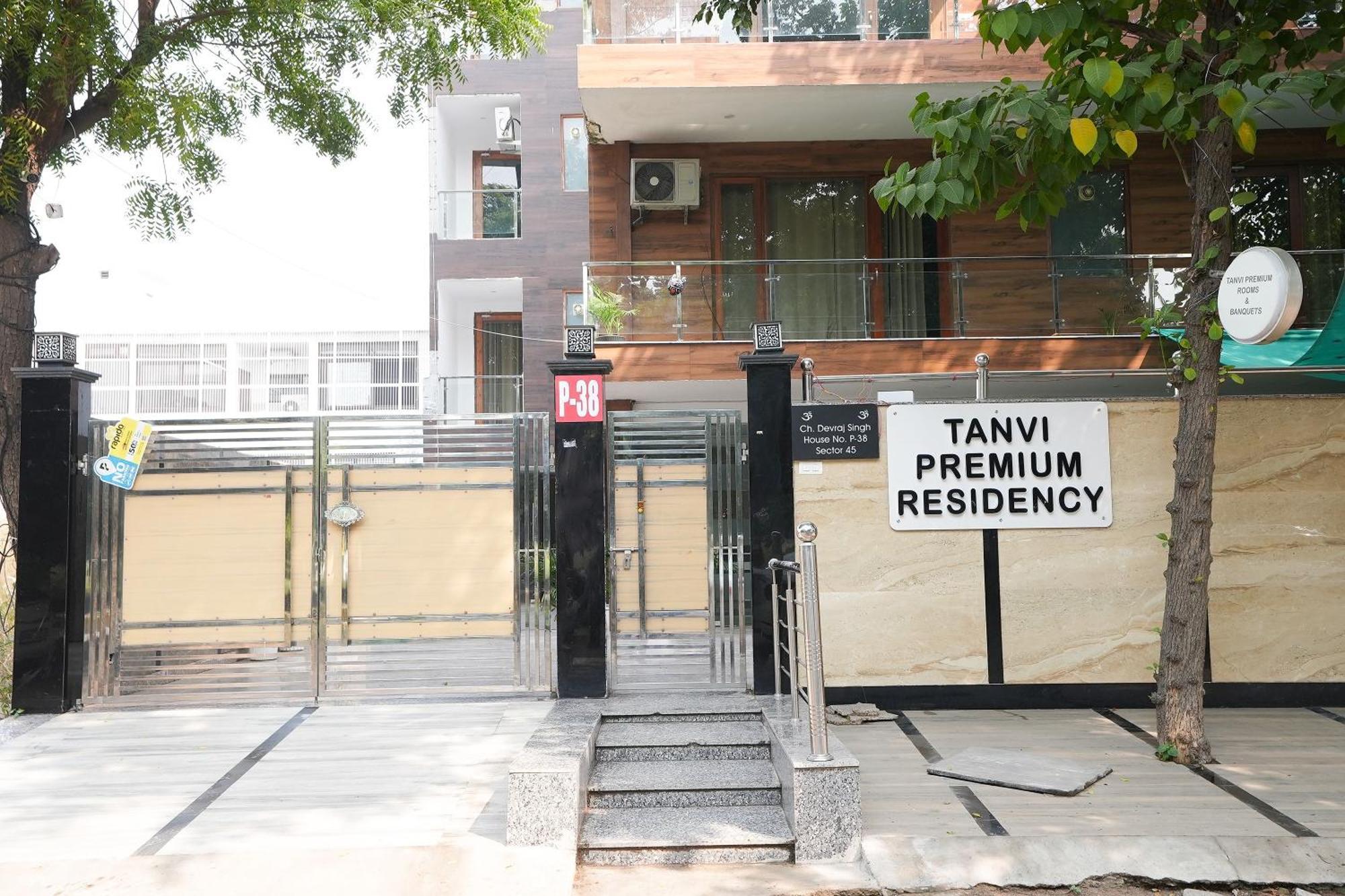 Tanvi Premium Residency Near Artemis Hospital, Gurugram Hotel Gurgaon Exterior photo