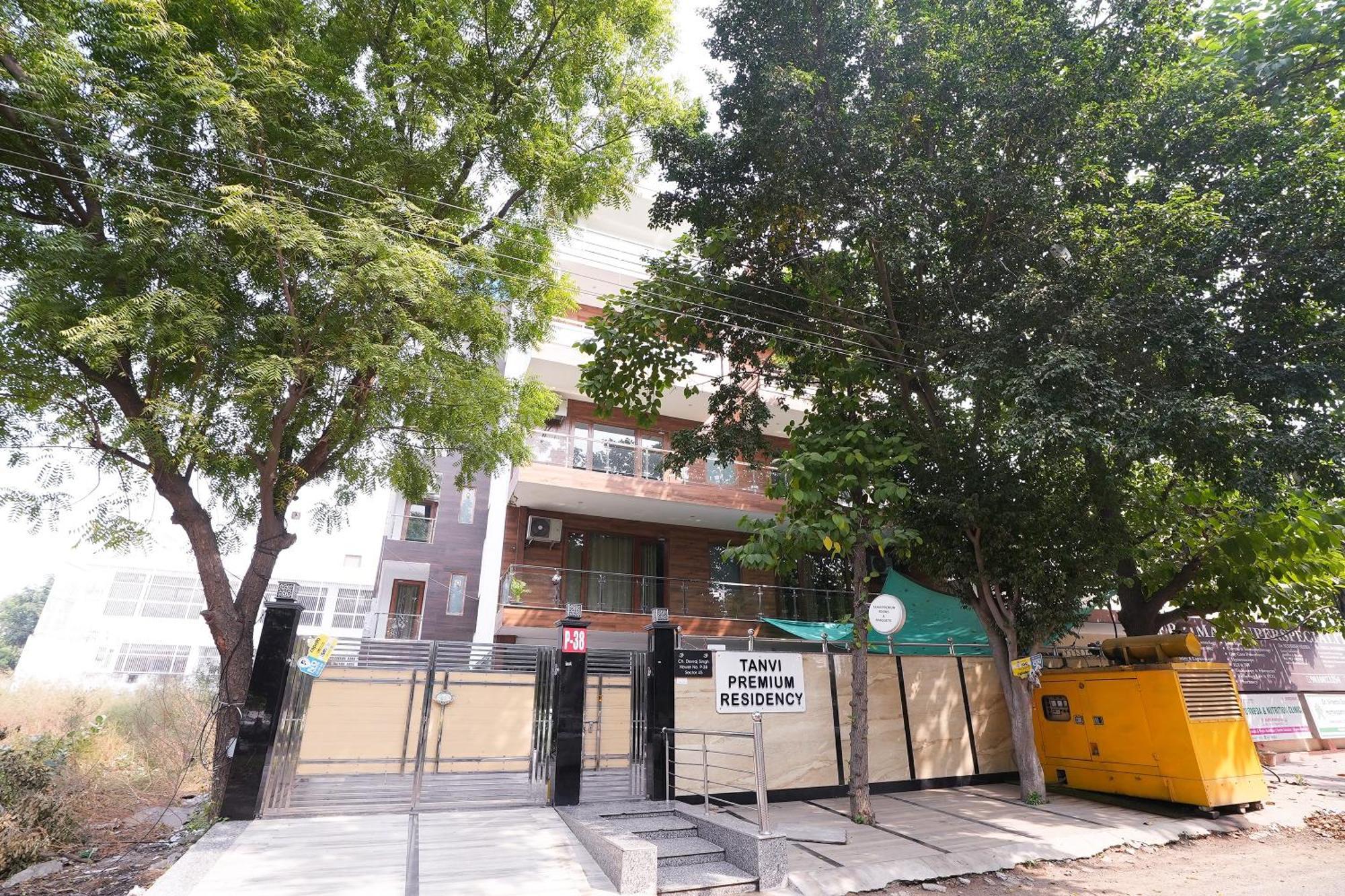 Tanvi Premium Residency Near Artemis Hospital, Gurugram Hotel Gurgaon Exterior photo
